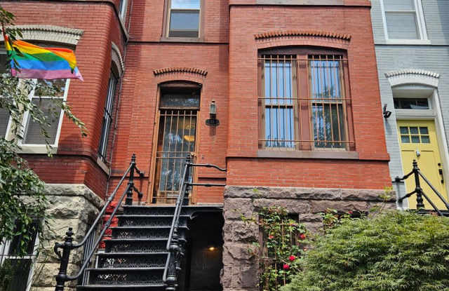 Charming 3BR Rowhome in Bloomingdale photos photos