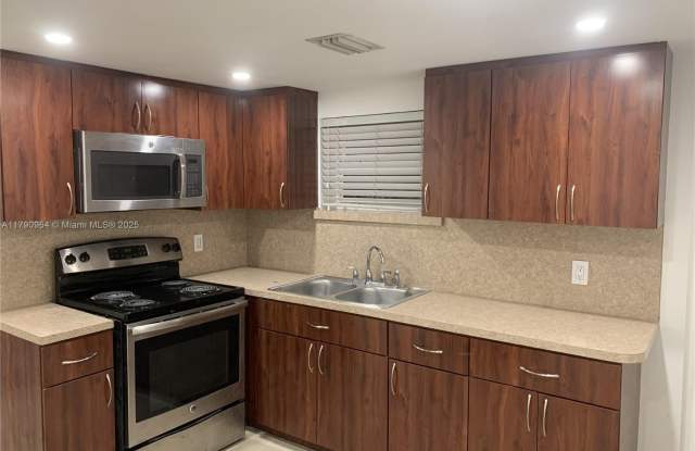 2806 Taylor St photos photos
