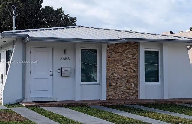 3554 SW 13th Ter photos photos