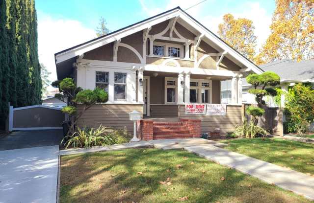 Beautifully remodeled 3bed 2 bath Home in the Rose Garden Area Gallery 3