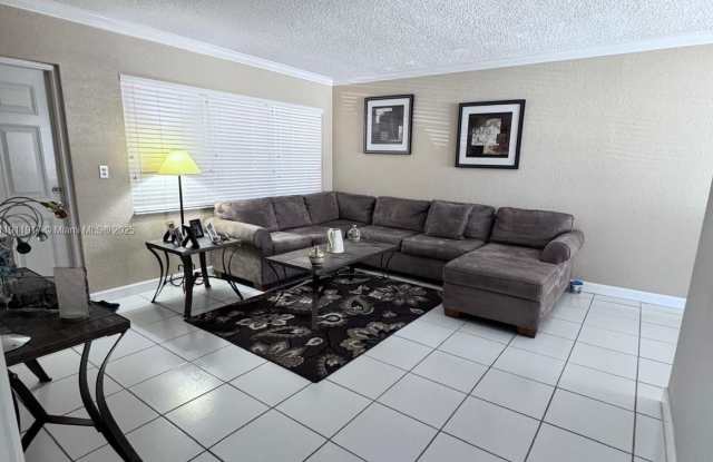 2451 NE 49th St photos photos