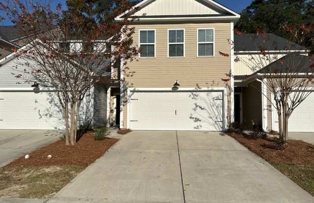 *Available Now* 48 Bellasera Way in The Commons - 48 Bellasera Way, Richmond Hill, GA 31324