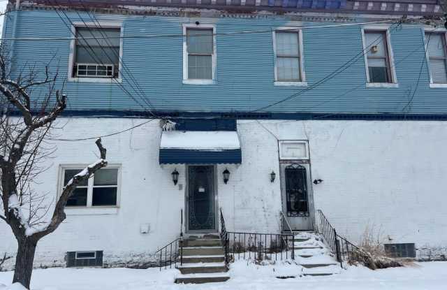 4401 Station Avenue unit: 3 photos photos