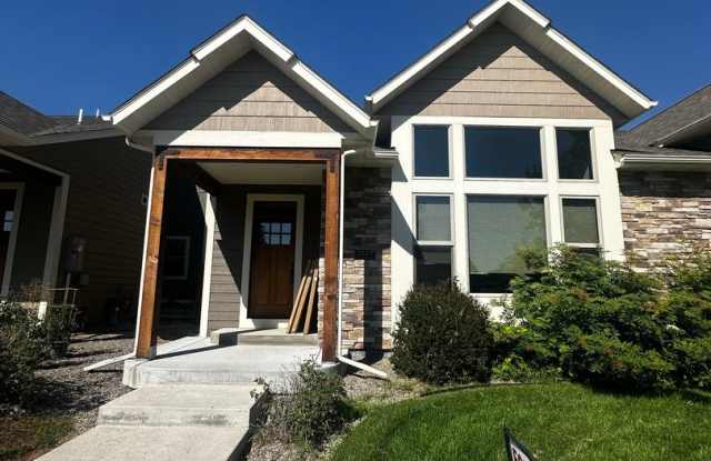 Gorgeous modern 5 bedroom - Minutes from MSU! photos photos