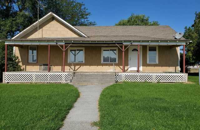 3 Bedroom Home - 2654 Road A Northeast, Grant County, WA 98837