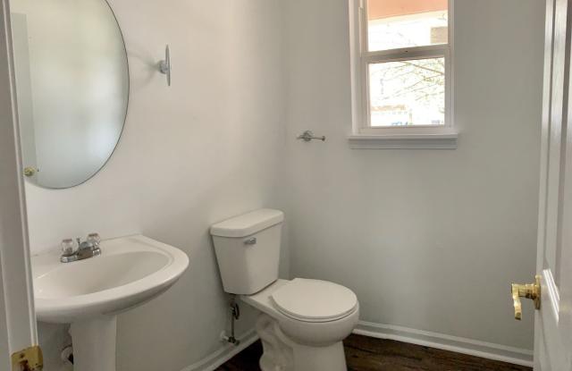 7126 Parklake Pl. Gallery 3