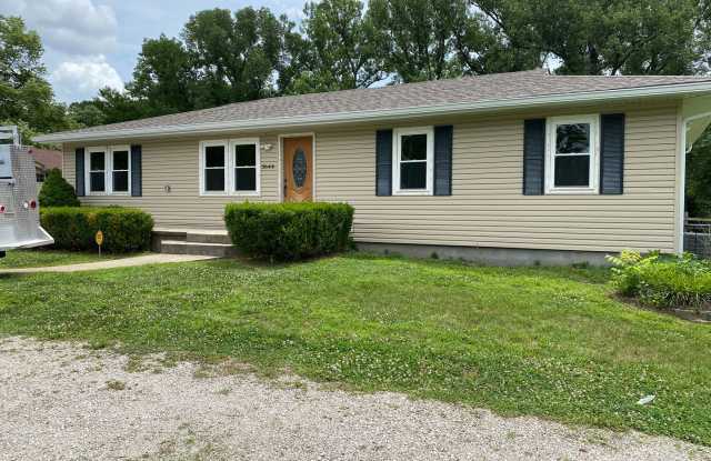 4 Bedroom House in Oakville Schools - 3644 Baumgartner Road, Oakville, MO 63129