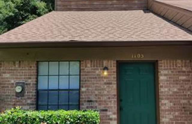 2 BR / 2 BA Townhome in Continental Oaks II photos photos
