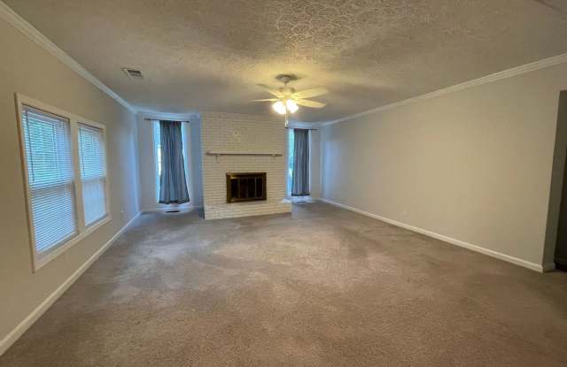 PRE-LEASING FOR AUGUST 10TH 2027! Gallery 3
