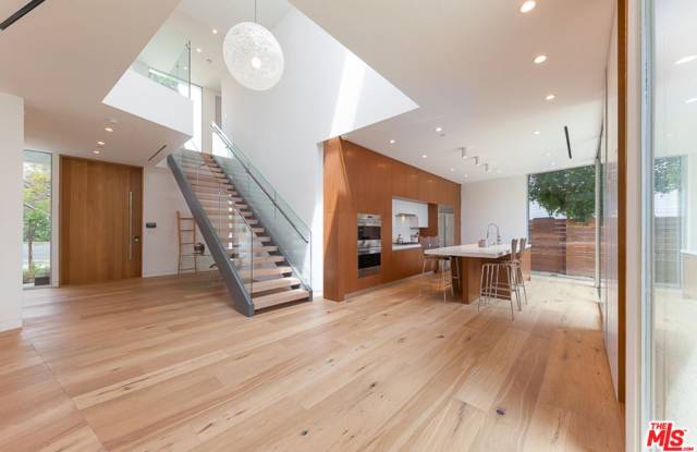 4422 SHERMAN OAKS Circle Gallery 4