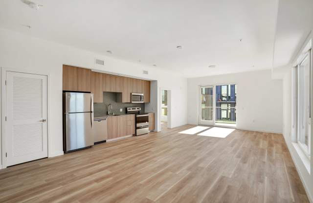 2221 Western Gallery 4