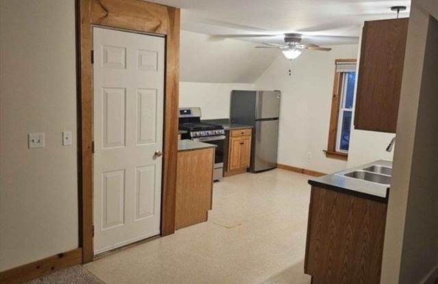 20 Forest St - 20 Forest Street, Middleborough Center, MA 02346