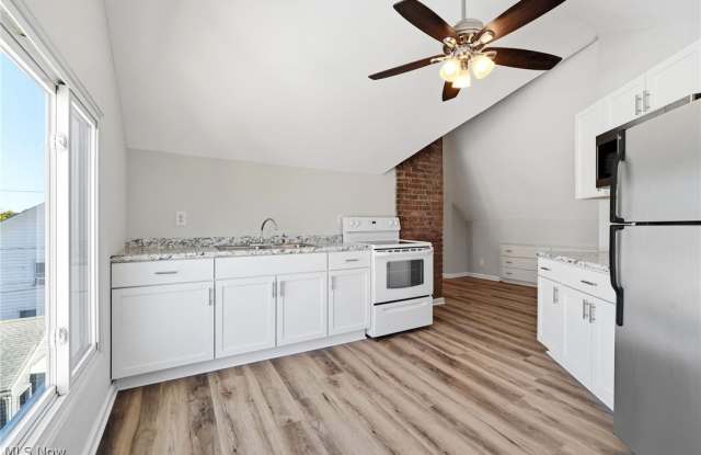 1293 Jackson Avenue Gallery 4