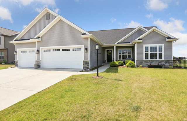 4 Bedroom Ranch in SW Champaign - Available 8/15/2025 photos photos
