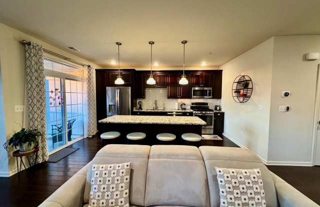 23290 MILLTOWN KNOLL SQUARE Gallery 3