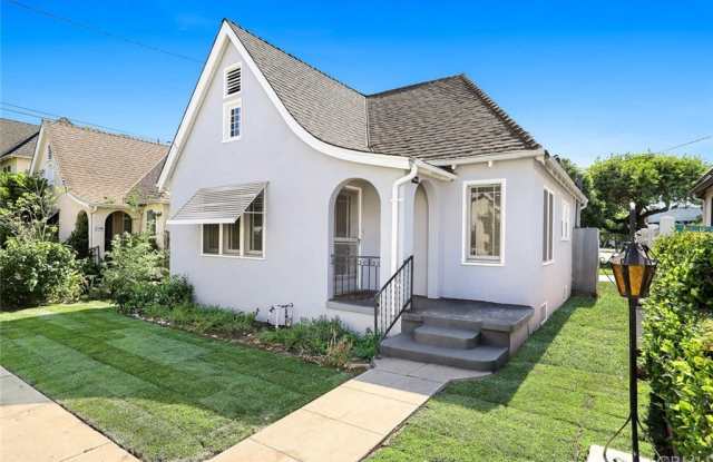 2101 W Huntington Dr photos photos