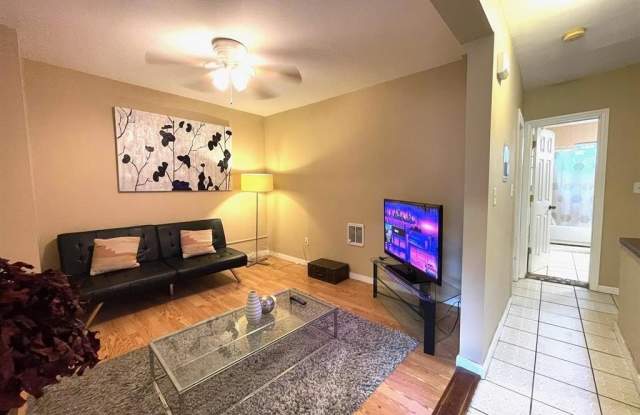 812 GRAND ST photos photos