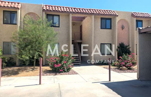 Stylish 1-Bedroom Upstairs Apartment with Vaulted Ceilings and Retro Flair photos photos