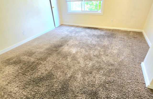 352 West 3rd Street - 2 photos photos
