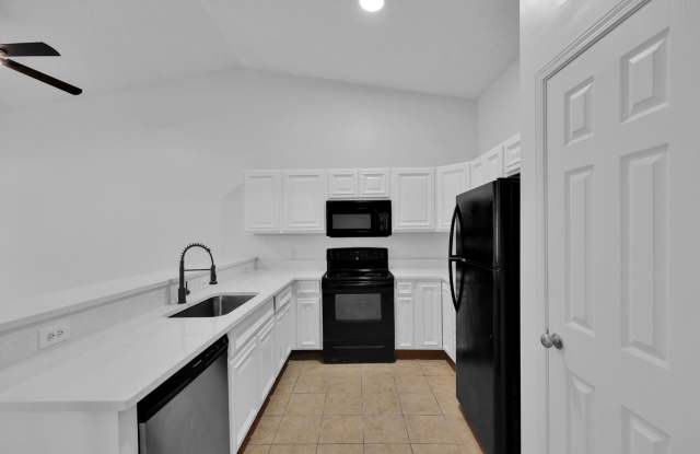 NEWLY RENOVATED 3 BEDROOM 2.5 BATHS TOWNHOME W/GARAGE photos photos