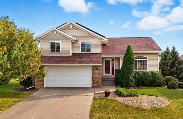 Spacious 5BR House in North Liberty photos photos