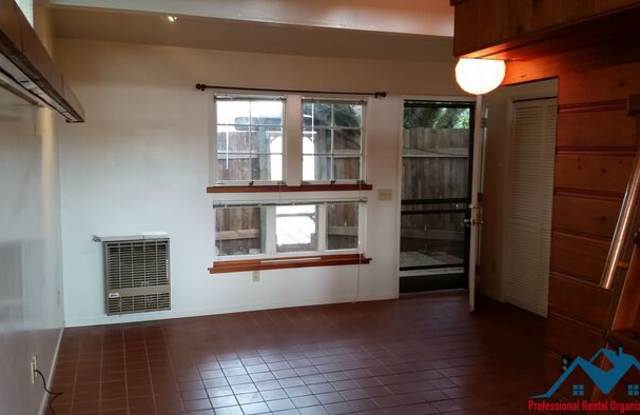 5582 Old Redwood Highway North Gallery 3
