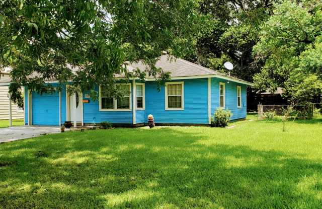 Wonderful 3 bedroom, 1 bathroom home recently updated! photos photos