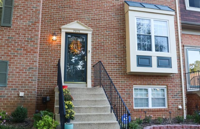 7021 SOLOMON SEAL COURT - 7021 Solomon Seal Court, West Springfield, VA 22152