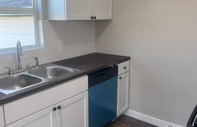 Call Heather about the move in special on this 2 bedroom house. - 1120 North O Street, Fort Smith, AR 72901