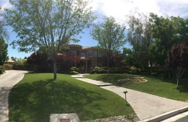 8741 Newport Isle Ct, Las Vegas, NV 89117 photos photos