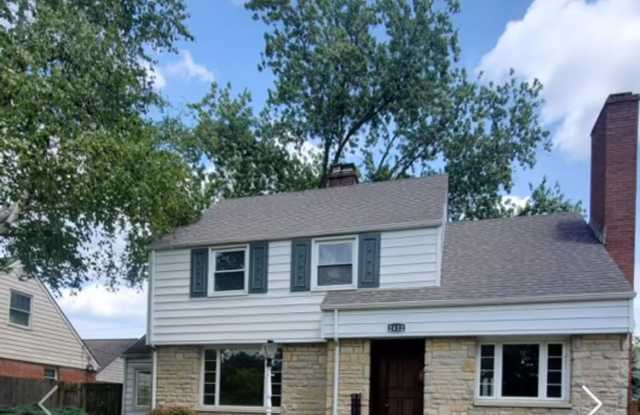 3 Bedroom 2 Bathroom Single Family Home in Upper Arlington photos photos