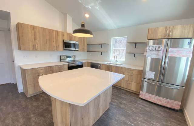 AVAILABLE July - 2 Bed/1 Bath Home in Perfect Location! photos photos