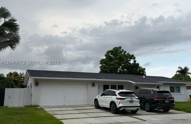 11141 NW 19th St photos photos
