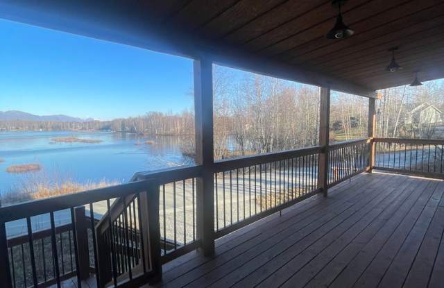Amazing custom built Alaskan Log home across from Rainbow Lake! Fully Furnished! Gallery 3