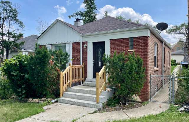 Newly Renovated 2-bed 2-bath - In Unit Laundry - West Pullman - 125 East 119th Place, Chicago, IL 60628