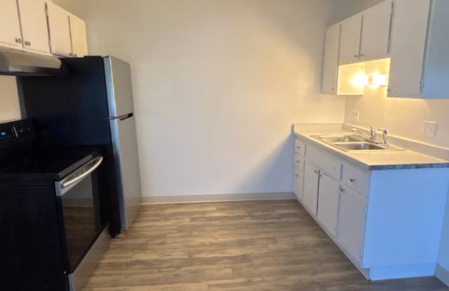 Spacious 1  2 Bedroom Apartments in East Colorado Springs! photos photos