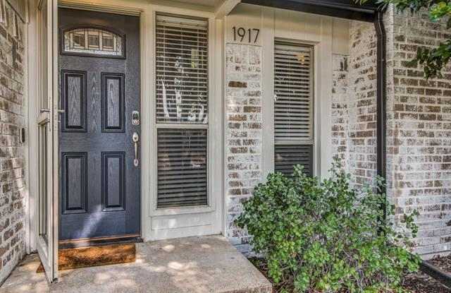 1917 Avignon Court Gallery 3