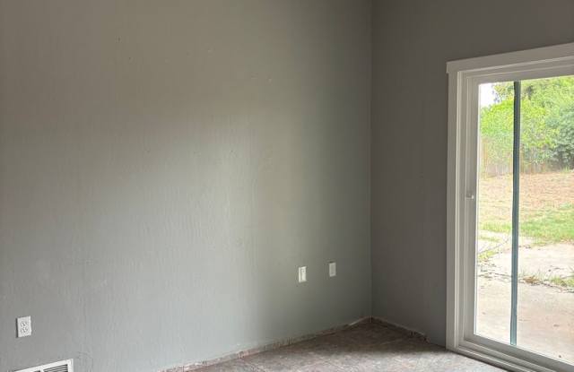 4 B/D 2 BA Home in Gridley AVAILABLE NOW! Gallery 4