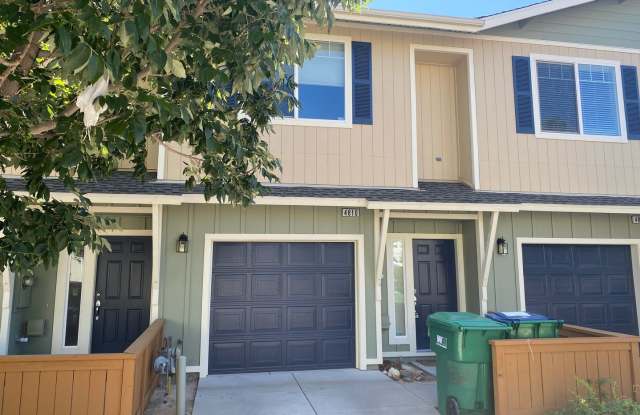 Fantastic 2 Bedroom 2.5 Bath Near UNR! photos photos