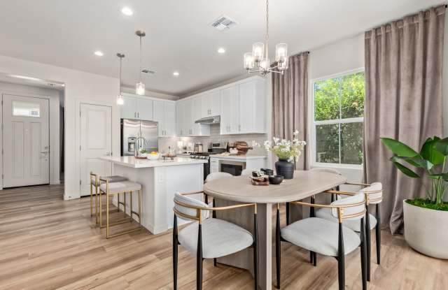 BEAUTIFUL PHOENIX HOME IN GATED COMMUNITY! - 1526 West Sierra Vista Drive, Phoenix, AZ 85015 BEAUTIFUL PHOENIX HOME IN GATED COMMUNITY! - 1526 West Sierra Vista Drive, Phoenix, AZ 85015