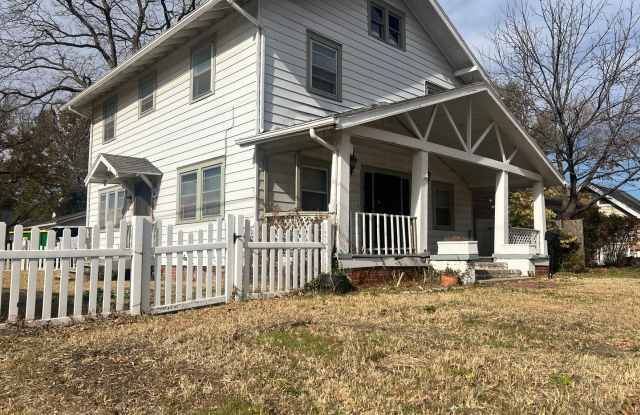 Spacious 4 Bedroom, 2 Bath Home with 3-Car Garage – Near WSU – Available Now! photos photos