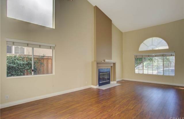 16561 Middleton Avenue Gallery 2