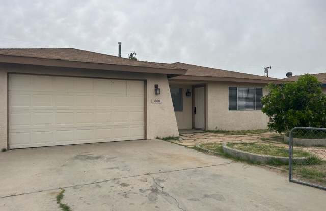 Please call Vaughn Realty, 760-446-6561 to set up an appointment. photos photos