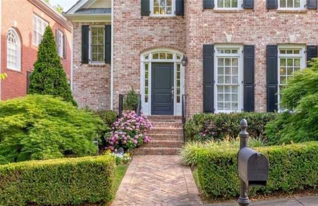 704 Longleaf Drive NE Gallery 3