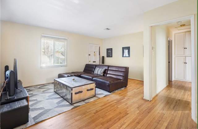 17468 Tiara Street Gallery 4