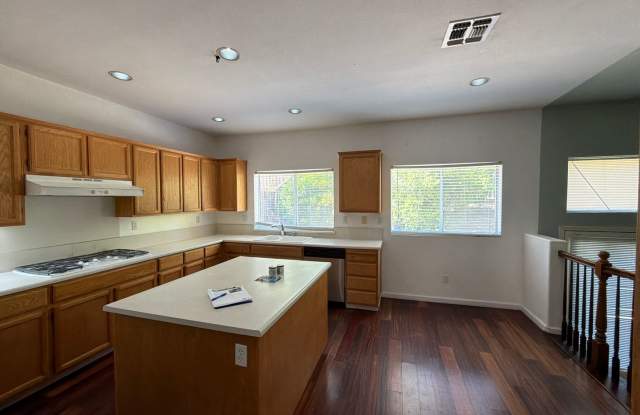 IDEAL ANTIOCH 4 BEDROOM, 3 BATH HOME WITH 1 BEDROOM & 1 BATHROOM ON MAIN FLOOR! Gallery 4