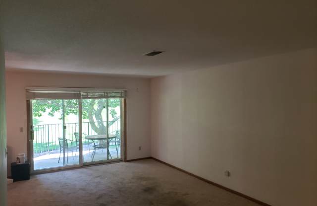 6351 Saint Croix Trl N Apt 128 Gallery 2