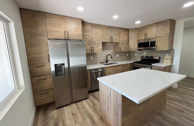 Brand New Remodel (2026)!! 5 Bedroom 2 Bathroom Home Near Campus photos photos