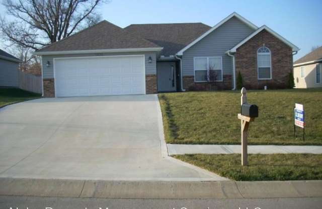 1236 Hetlage Way - 1236 Hetlage Way, Warrensburg, MO 64093