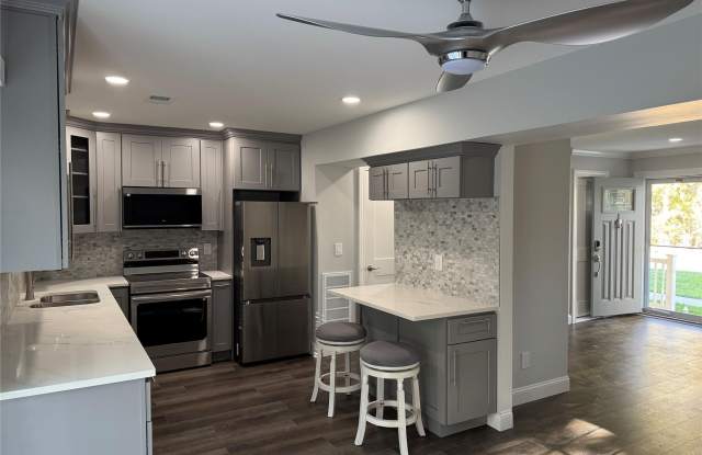 16 Huntington Commons - 16 Huntington Commons, Yaphank, NY 11980 16 Huntington Commons - 16 Huntington Commons, Yaphank, NY 11980